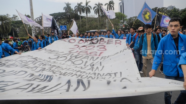 Sempat Ditangkap Saat Demo di Patung Kuda, Tiga Mahasiswa Dibebaskan: Kami Dipukuli, Dinjak