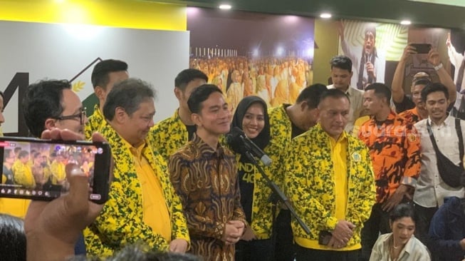 Gibran Masuk Partai Apa? Rumor Cawapres Prabowo Pindah dari Merah ke Kuning