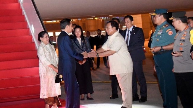 Jokowi Undang Ganjar Anies Dan Prabowo Makan Siang Di Istana Hari Ini