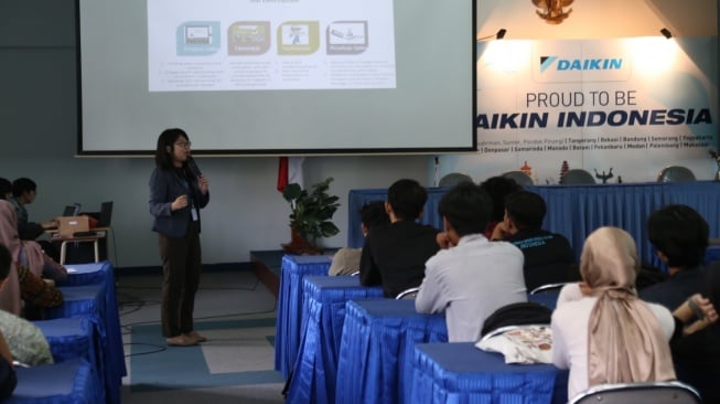 Ratusan Mahasiswa Politeknik Negeri Bandung Terima Program Daikin Goes to Campus