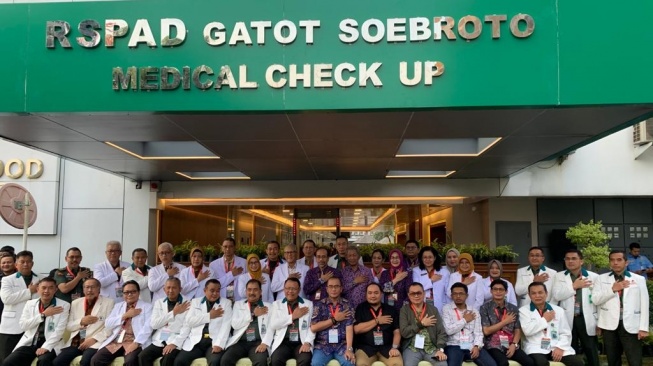 Sebanyak 50 dokter disiapkan RSPAD Gatot Soebroto, Jakarta Pusat untuk melakukan pemeriksaan kesehatan pasangan capres dan cawapres, Sabtu (21/10/2023). [Suara.com/Yaumal]