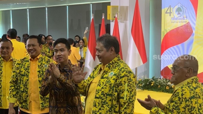 Gibran Akui Sudah Izin Ke Puan Maharani Sebelum Diusung Golkar Jadi Cawapres Prabowo, Mantap Keluar PDIP?