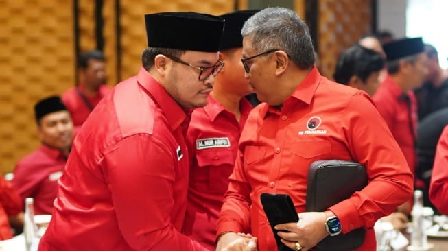 Bergerak Bersama, Mas Dhito Optimis Pasangan Ganjar-Mahfud Menang Telak di Pilpres 2024