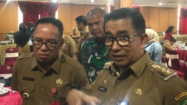 Makmur Marbun (kiri) dan Akmal Malik (kanan) di Kantor Bupati PPU. [kaltimtoday.co]