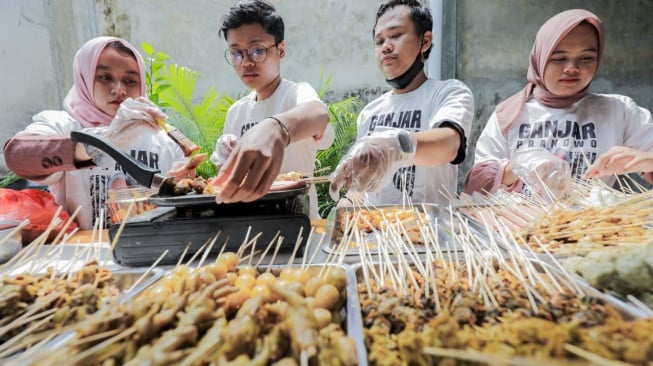 Ratusan Perempuan Milenial di Pekanbaru Siap Berwirausaha Angkringan Setelah Ikut Pelatihan Berbisnis