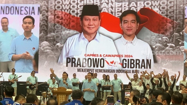 Deklarasi capres-cawapres Prabowo Subianto-Gibran Rakabuming Raka di Indonesia Arena, GBK, Jakarta, Rabu (25/10/2023). (Suara.com/Rakha)