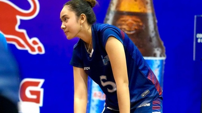 Potret atlet Volley Adinda Indah. [Instagram] 