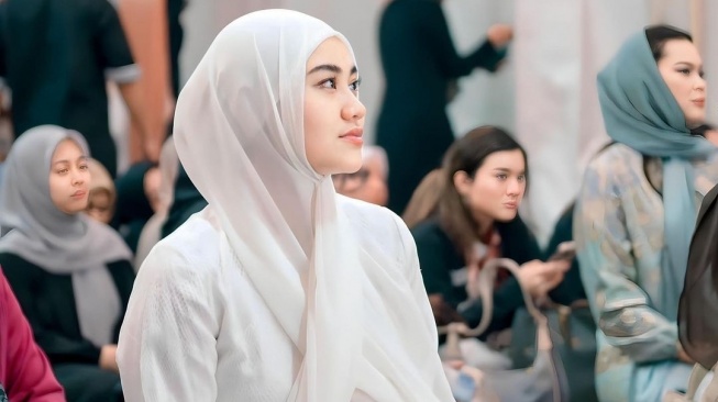 Aaliyah Massaid Berhijab Saat Kajian Bareng Aurel Hermansyah Jadi Perhatian, Thariq Halilintar Sampai Nyebut!