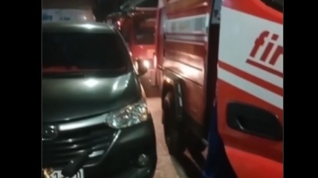 Viral Mobil Damkar Tak Bisa Lewat Gegara Terhalang Mobil Parkir Sembarangan di Malang