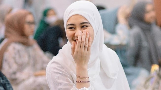 Pamer Foto Berhijab, Aaliyah Massaid Dihujat Massal: Saking Ngebetnya Sama Thariq