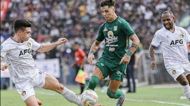 Babak Pertama Persik vs Persebaya Imbang, Wasit Diprotes Keras Usai Batalkan Penalti