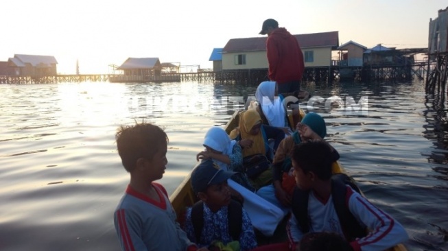 Siswa di Kampung Malahing Harus Urunan Sewa Kapal Laut Buat Sekolah, Kadisdikbud Bontang: Saya Enggan Berkomentar