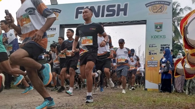 Ratusan Orang Ramaikan Hajj Run dan Fun Walk di Tanah Datar, Misinya Tak Sekadar Sehat