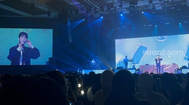 Konser Young K Day6 di The Kasablanka Hall, Jakarta Selatan pada Sabtu (28/10/2023) [Suara.com/Rena Pangesti]