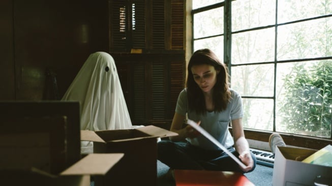 A Ghost Story, Film yang Cocok Buat Kamu Tonton Halloween Ini!