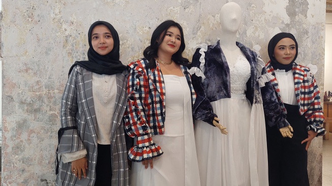 Model Plus Size Melantai di Catwalk JFW 2024, Dobrak Standar Kriteria Fashion Show!