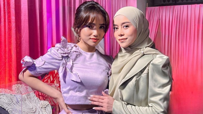 Fans Fuji Sentil Lesti Kejora, Leslar Lovers Ikut Bersuara: Fokus ke Idolanya Aja!