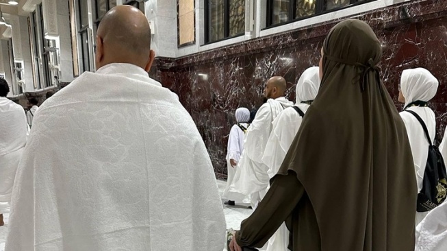 Momen Maia Estianty Umrah (Instagram/@maiaestiantyreal)