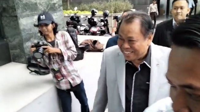 Dilaporkan karena Sampaikan Dissenting Opinion, Hakim Konstitusi Arief Hidayat Penuhi Panggilan MKMK