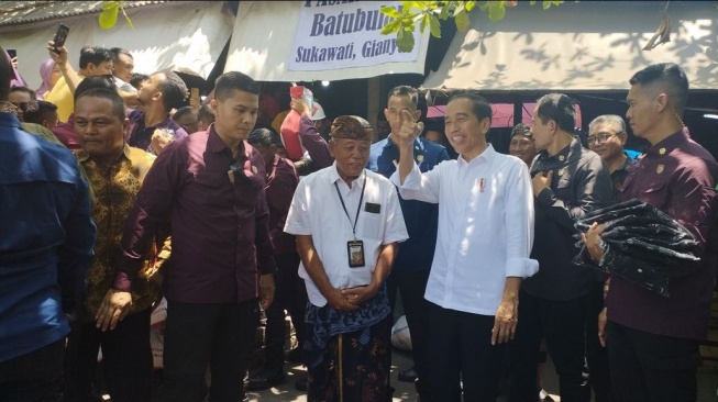 Respons Jokowi Soal Pencopotan Baliho PDIP dan Ganjar-Mahfud Saat Kunker di Bali