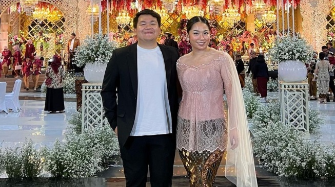 Potret Romantis Kiki CJR Bareng Pacar. (Instagram/teukuryz)