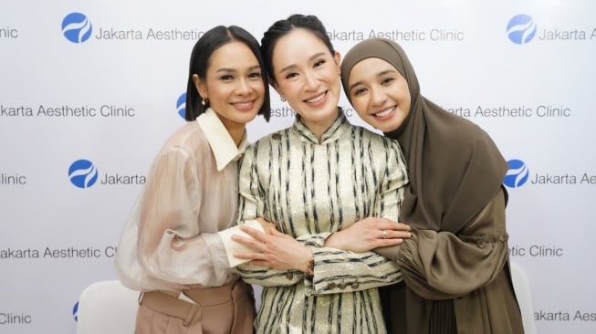 Andien Aisyah, dr Olivia Ong dan Laudya Cynthia Bella di Jakarta Aesthetic Clinic (JAC) (Dok. Istimewa)