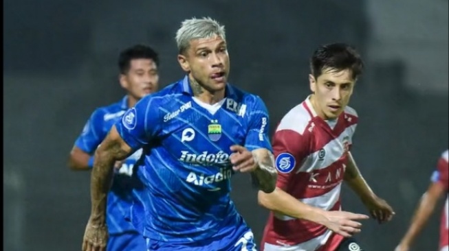 Hasil BRI Liga 1: Tekuk Madura United, Persib Bandung Tempel Ketat Borneo FC di Puncak Klasemen