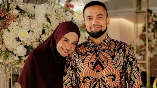 Teuku Wisnu dan Shireen Sungkar. [Instagram]