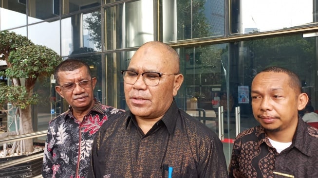 Kuasa hukum mantan Menteri Pertaian Syahrul Yasin Limpo (SYL),  Djamaluddin Koedoeboen saat ditemui wartawan di Gedung Merah Putih KPK, Jakarta pada Kamis (2/11/2023). [Suara.com/Yaumal]
