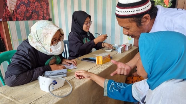 Komunitas Warung Tegal Gelar Cek Kesehatan dan Bagikan Vitamin Gratis di Kabupaten Bogor