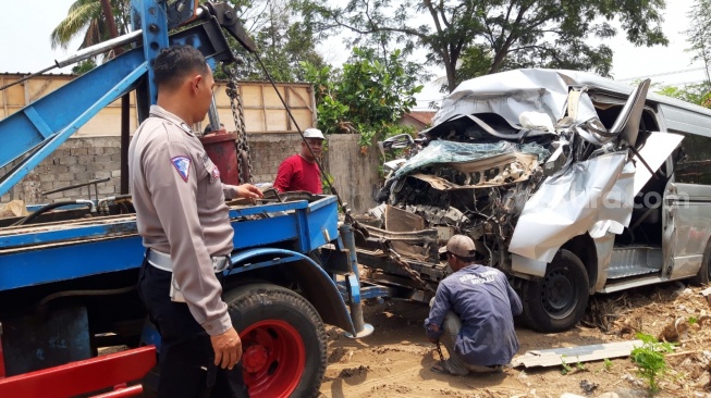 Lagi-lagi Kecelakaan Maut di Tol Boyolali, 1 Orang Tewas Setelah Minibus Tabrak Truk