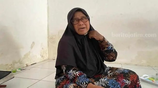 Anak Tewas Dibunuh Mertua, Emosionalnya Ibu Fitria Labrak Sueb Minta Tanggung Jawab: Katanya Mau Bahagiain Anakku