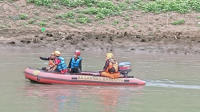 5 Orang Hilang Terbawa Arus dan Gelombang, Basarnas Cianjur Perketat Pengawasan