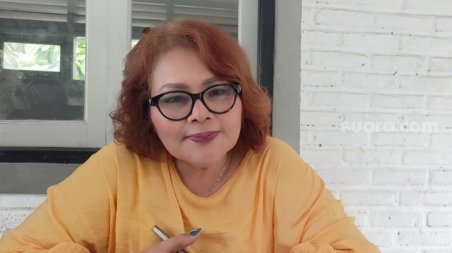 Eva Manurung Pakai Filter TikTok, Makin Disebut Mirip Ivan Gunawan: Jangan-Jangan Kakak Adik