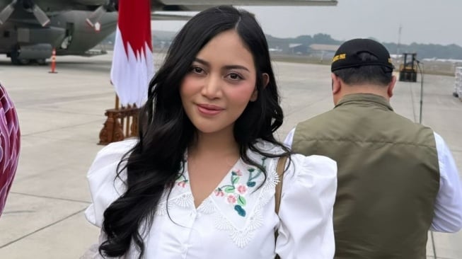 Ikut Aksi Bela Palestina, Rachel Vennya Bagi-bagi Semangka di Monas