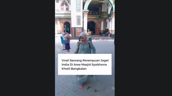 Wanita Berhijab Joget India di Area Masjid Syaikhona Kholil Bangkalan, Aksinya Tuai Kritikan Pedas: Biar Apa Sih?