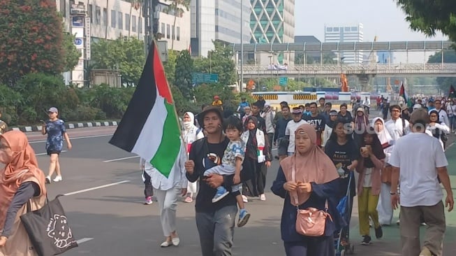 Aksi Geruduk Starbucks Tuai Pro Kontra, Ternyata Bagian dari Direct Action?