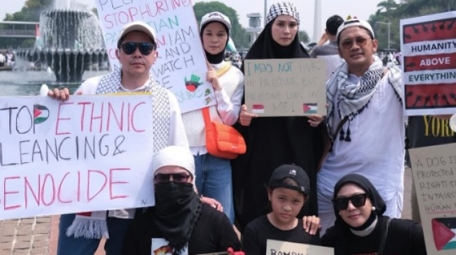 Bikin Terenyuh, Pelukan Zaskia Adya Mecca dan Anaknya Nangis Lihat Berita Palestina