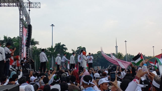 Bakar Semangat Massa Aksi Bela Palestina di Monas, Anies: Indonesia Tak Biarkan Saudaranya Terus Teraniaya!