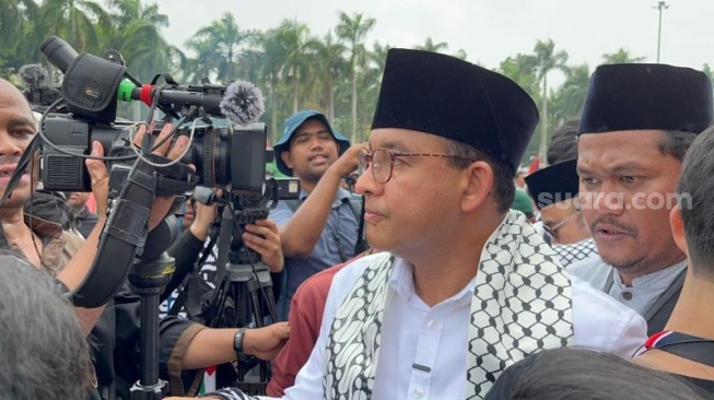 Bakal Calon Presiden (Bacapres) dari Koalisi Perubahan, Anies Baswedan saat aksi Bela Palestina di Monas. (Suara.com/M Yasir)