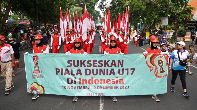 Tur trofi Piala Dunia U-17 2023 yang berlangsung meriah di Kota Solo, Minggu (5/11/2023) pagi. [Dok PSSI]