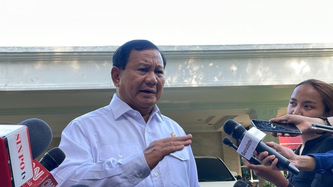 Kasus Pelanggaran Etik Hakim MK Diputuskan Sore Ini, Prabowo soal Nasib Anwar Usman CS: Tanya ke Sana, Jangan Saya!