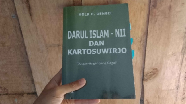 Mengungkap Sejarah DI/TII yang Dilupakan Lewat Ulasan Buku Karya Holk H. Dengel