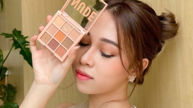 5 Rekomendasi Eyeshadow Palette, Warna Cantik dan Gak Berat di Dompet!