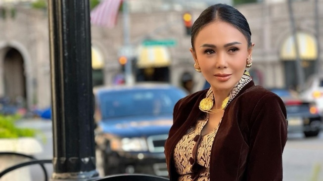 Yuni Shara Bikin Video Makeup Rutin di Pagi Hari, Wajah Jadi Sorotan: Tak seperti Terlihat di TV