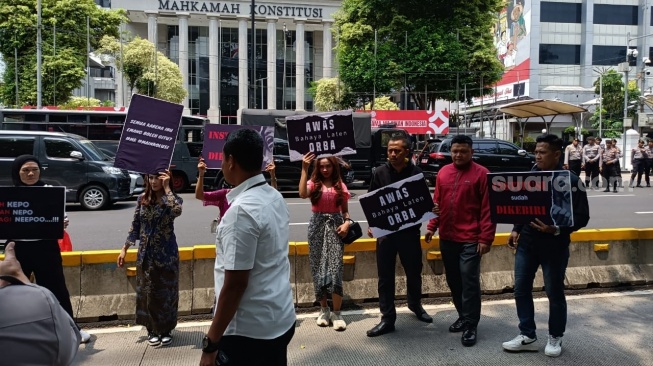 Demo MK, Koalisi Sipil Duga Jokowi Dalang di Balik Putusan Anwar Usman: Kita Tahu di Belakang Ini Siapa