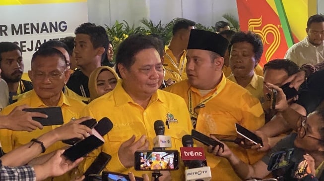 Ketua Umum Partai Golkar, Airlangga Hartarto di HUT ke-59 Golkar, Jakarta, Senin (6/11/2023) malam. [Suara.com/Faqih]