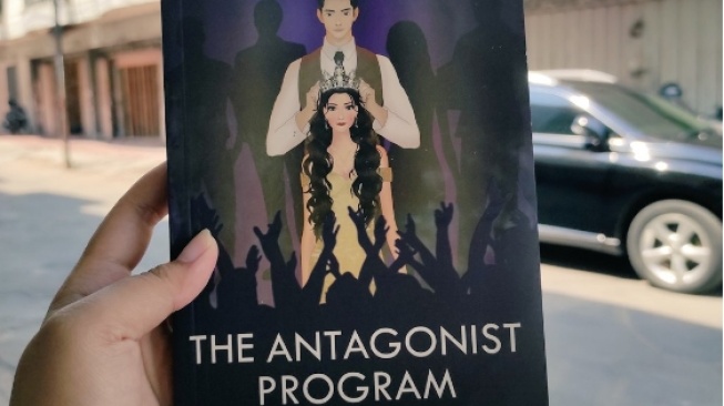 Review Buku The Antagonist Program, Kisah Broadcasting Series dari Aranindy