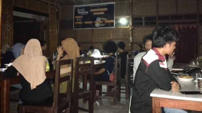 Kedai Ruang Klasik, Tempat Ngopi Asyik bagi Mahasiswa di Majene