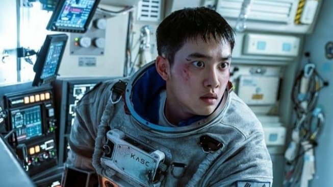 Review Film The Moon, Sendiri Bertahan Hidup di Bulan